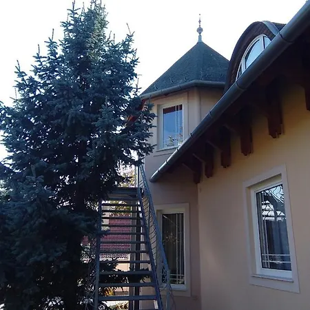 Castelinho Apartmanhaz Διαμέρισμα Gyenesdiás