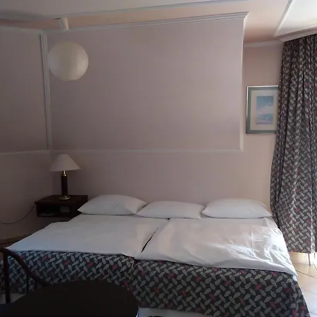 Castelinho Apartmanhaz Gyenesdiás