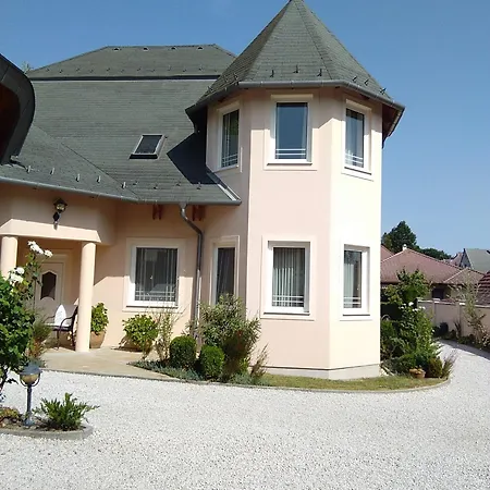 Castelinho Apartmanhaz Apartament Gyenesdiás