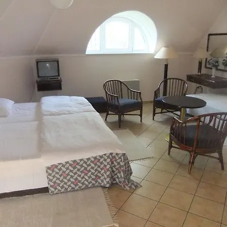 Castelinho Apartmanhaz Gyenesdias